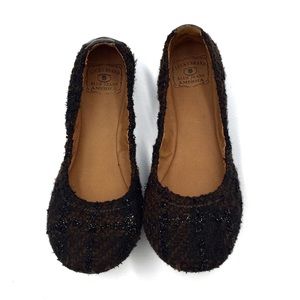 MOVING, MAKE OFFER! Woven Scrunch Flat